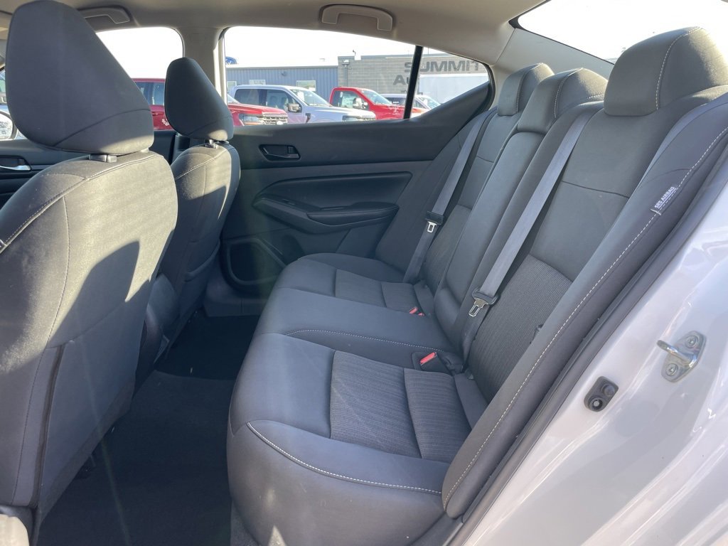 Used 2024 Nissan Altima 2.5 SV image 8