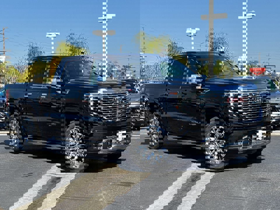 Used 2025 GMC Sierra 1500 Denali image 2