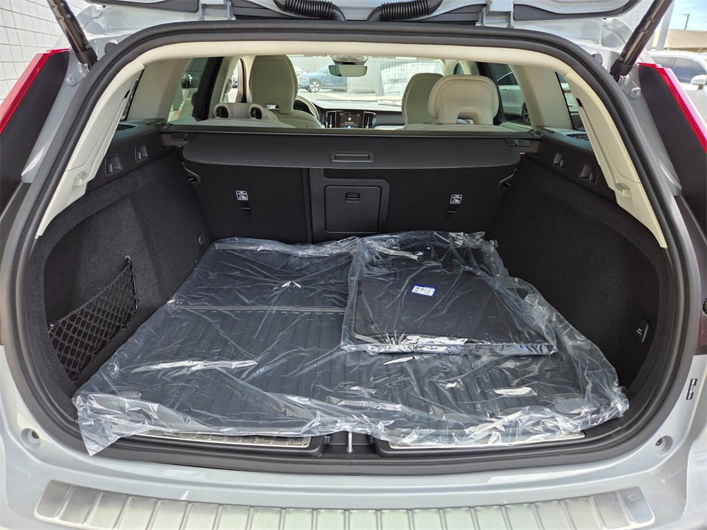 New 2026 Volvo V60 B5 Cross Country Ultra w/ Climate Package image 15