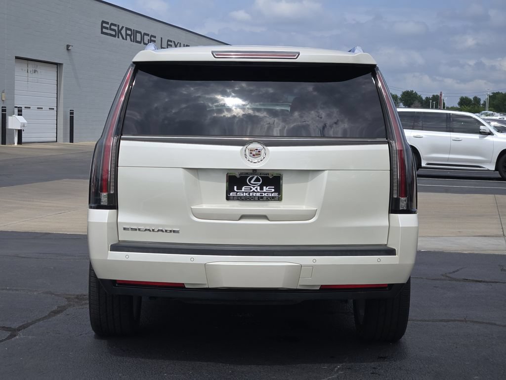Used 2015 Cadillac Escalade Luxury AWD/4WD image 6