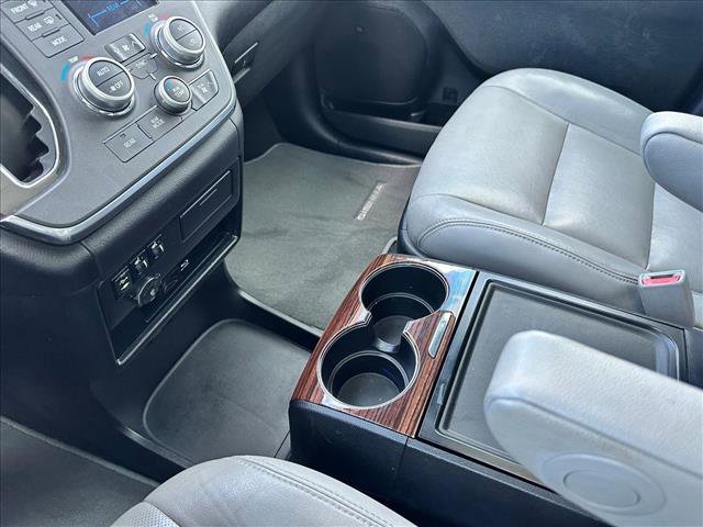 Used 2015 Toyota Sienna XLE image 12