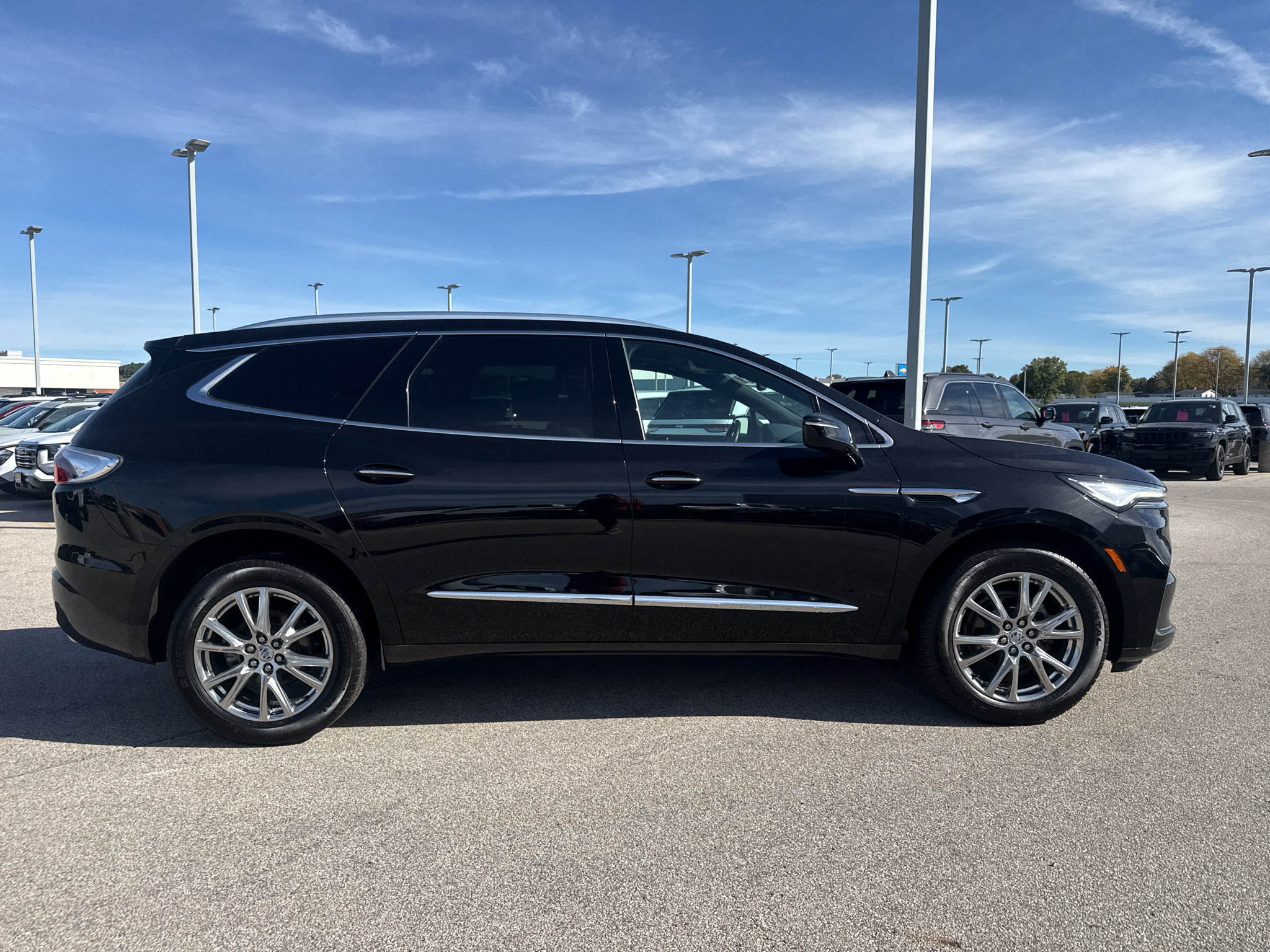 Used 2024 Buick Enclave Essence w/ Experience Buick Package AWD/4WD image 19