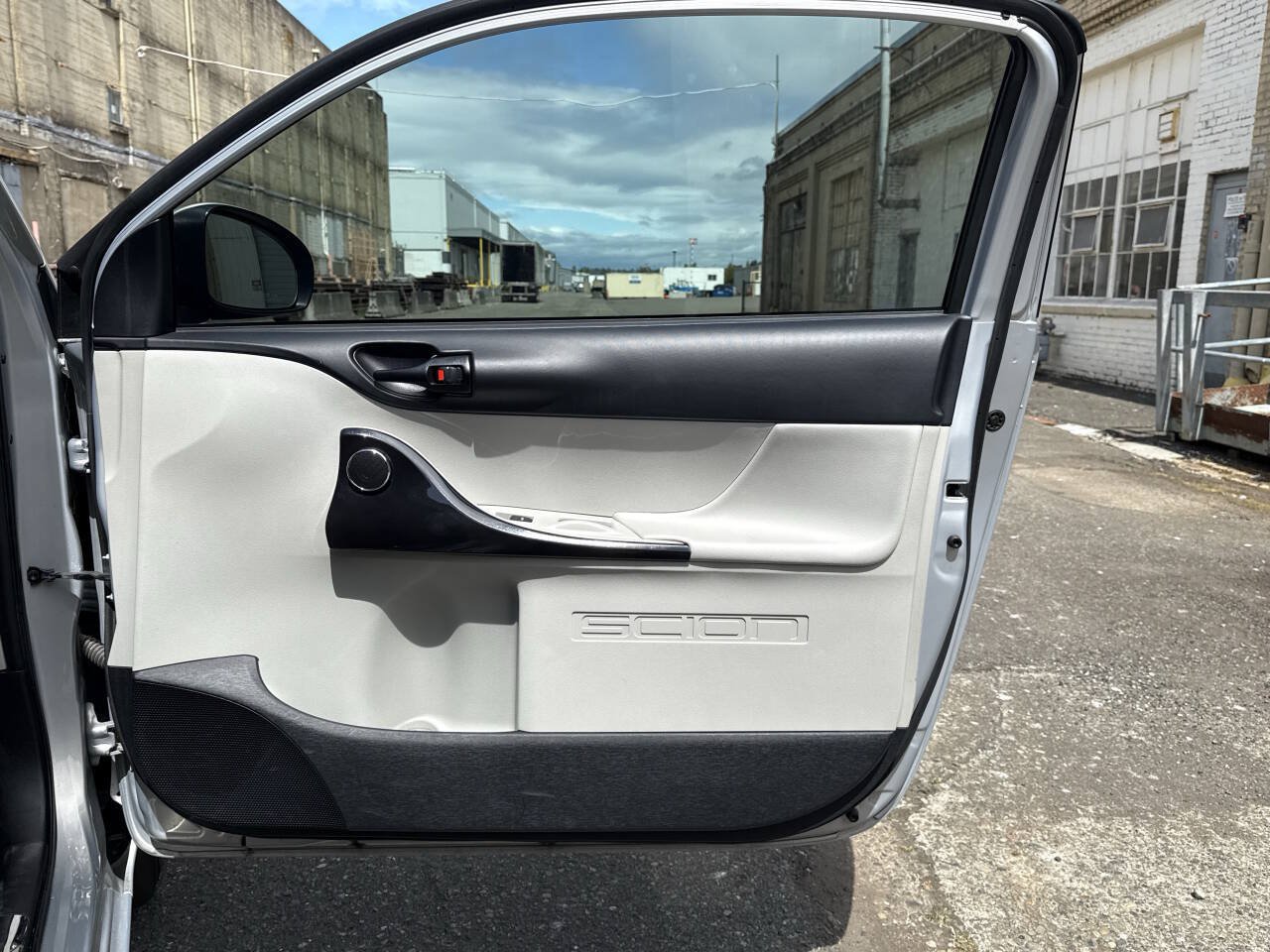 Used 2014 Scion iQ 10 Series FWD image 18