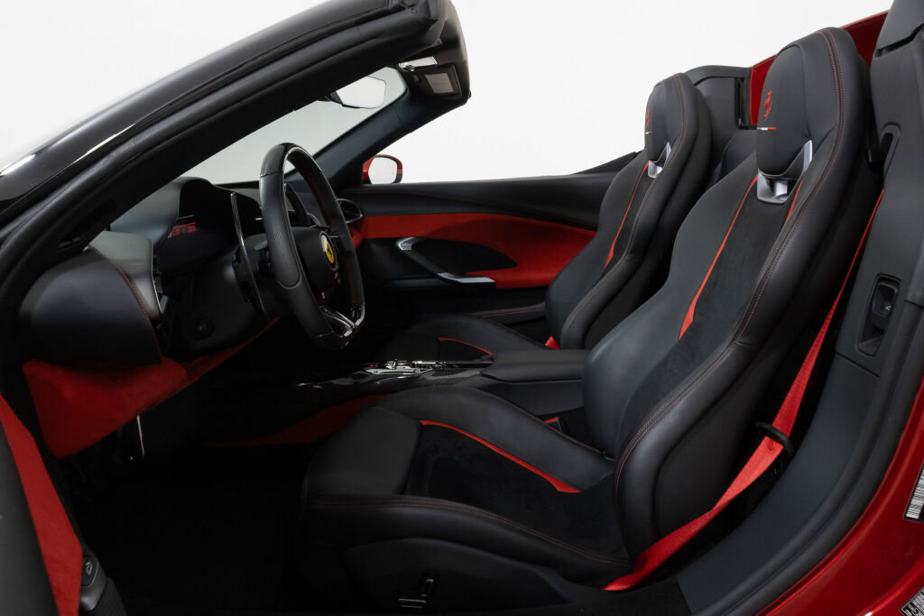 Used 2024 Ferrari 296 GTS RWD image 13