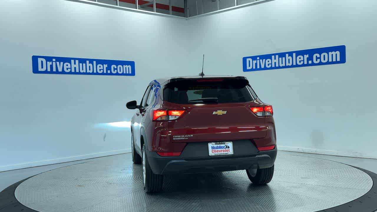 Used 2024 Chevrolet TrailBlazer LS w/ LS Convenience Package FWD image 9