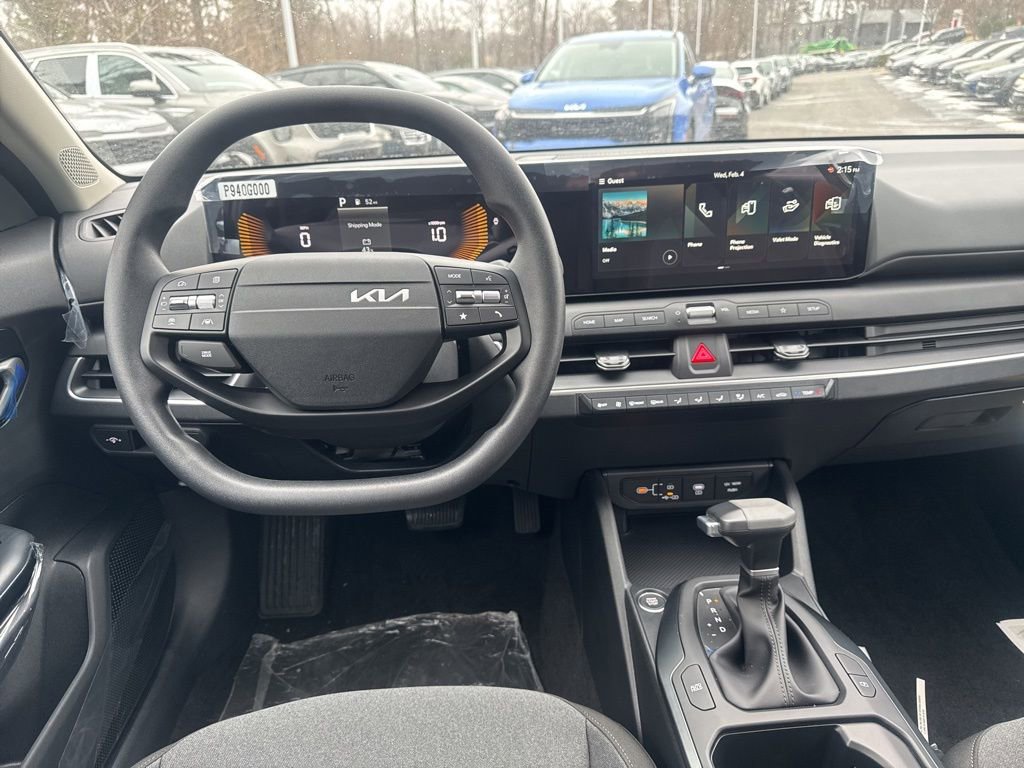 New 2025 Kia K4 LXS image 2