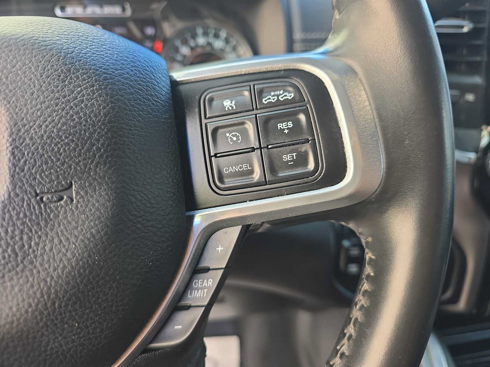 Used 2022 RAM 2500 Laramie AWD/4WD image 30