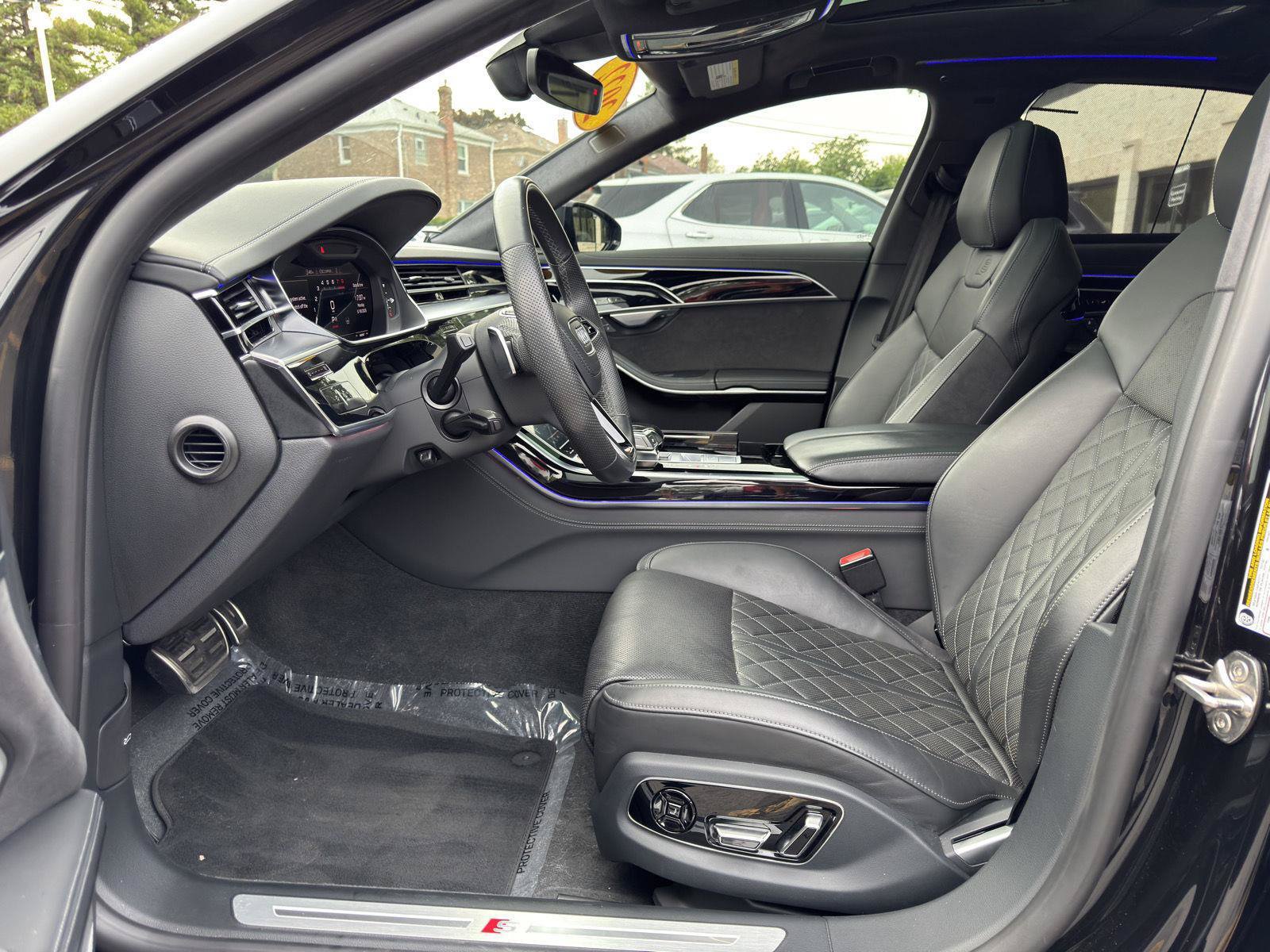 Used 2022 Audi S8 AWD/4WD image 23
