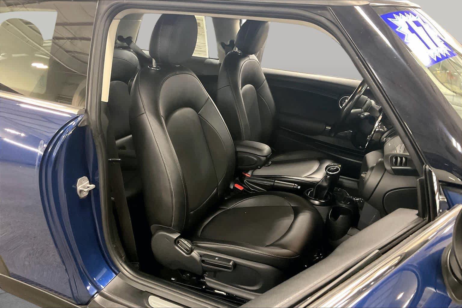 Used 2017 MINI Cooper 2-Door Hardtop FWD image 9