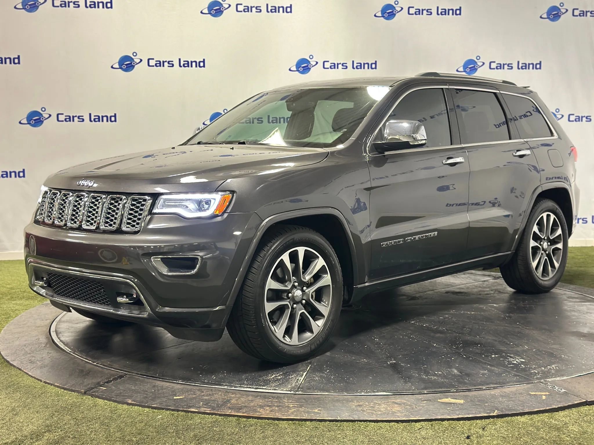Used 2018 Jeep Grand Cherokee Overland image 6