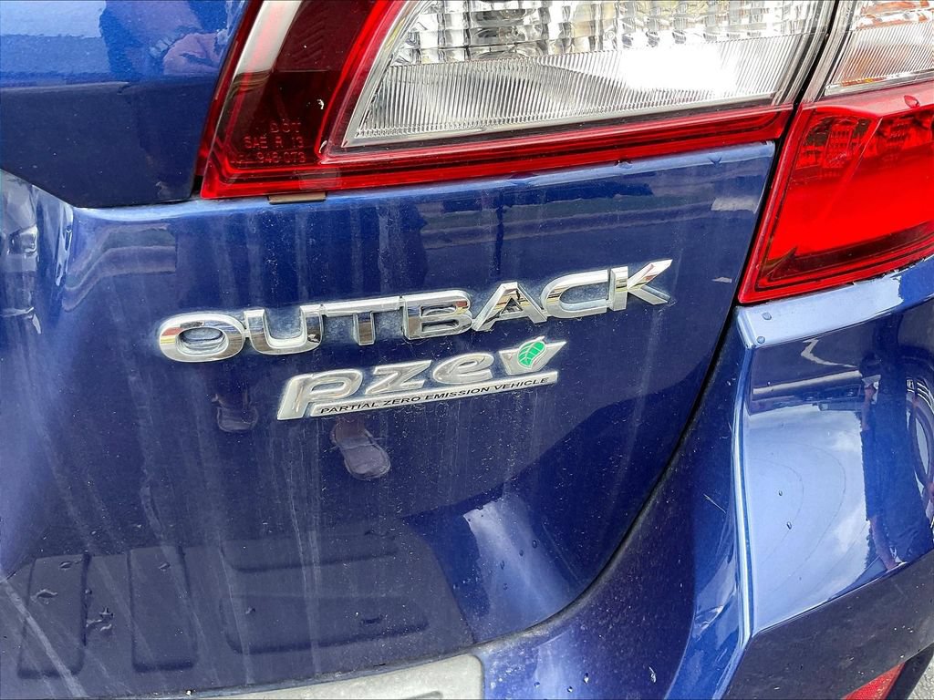 Used 2017 Subaru Outback 2.5i Premium AWD/4WD image 24