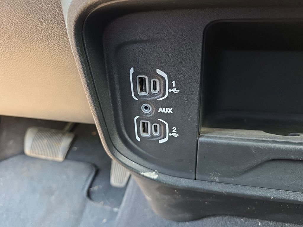 Used 2024 RAM 2500 Big Horn AWD/4WD image 18