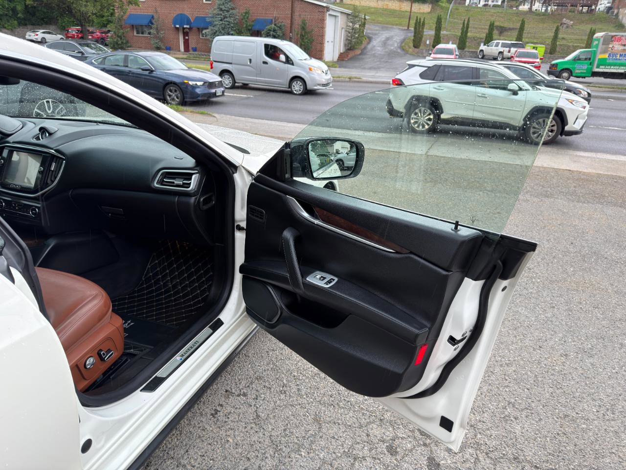 Used 2016 Maserati Ghibli RWD image 15