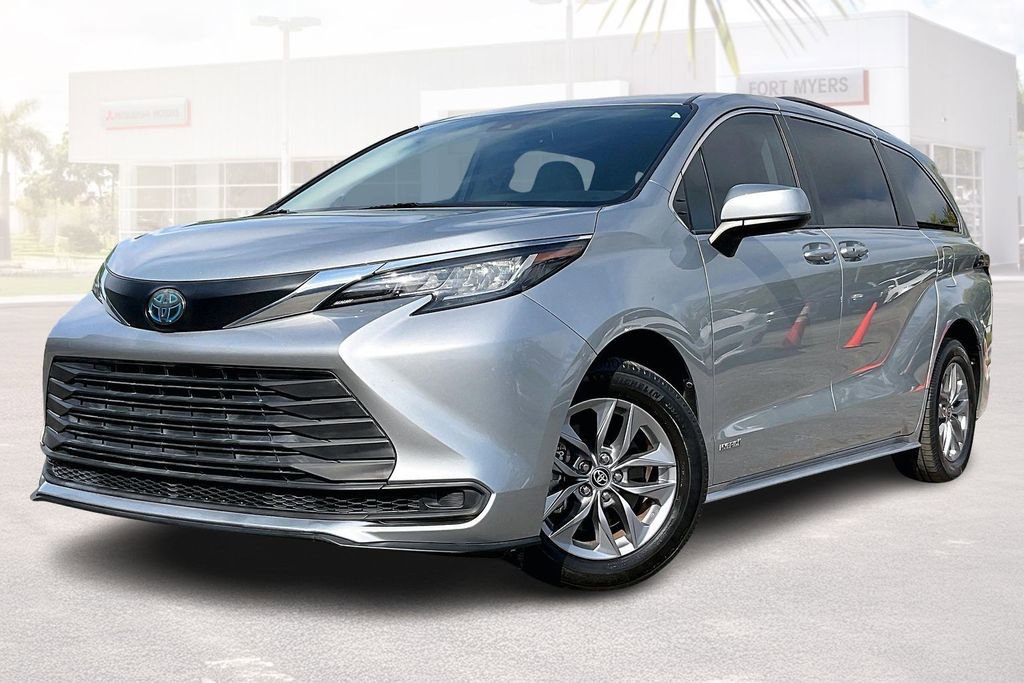 Used 2021 Toyota Sienna LE w/ LE Plus Package AWD/4WD image 30