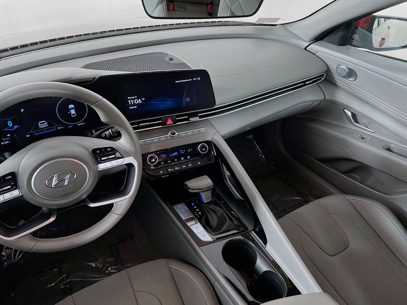 Used 2023 Hyundai Elantra SEL w/ Convenience Package FWD image 24