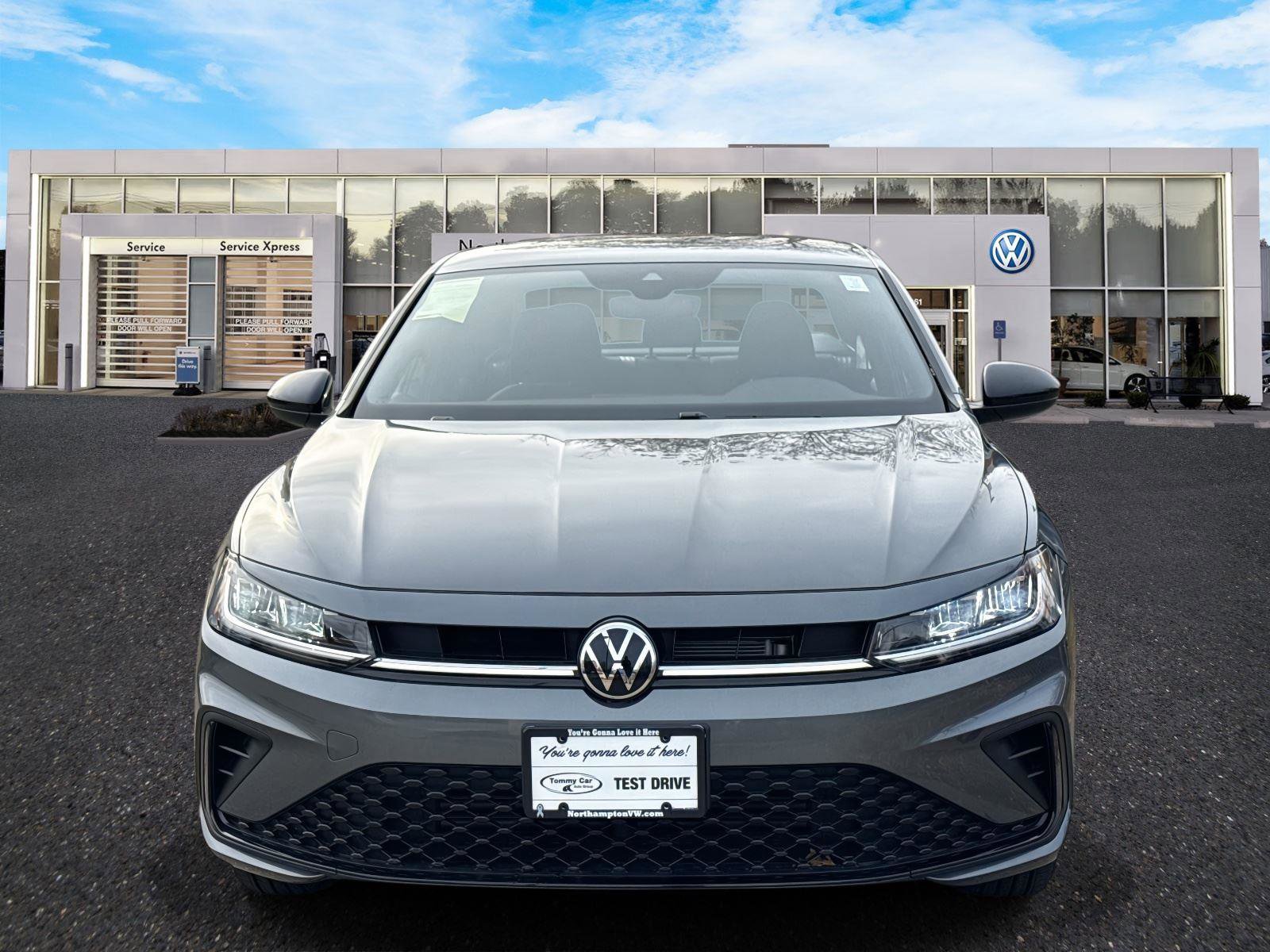 Used 2025 Volkswagen Jetta Sport image 2