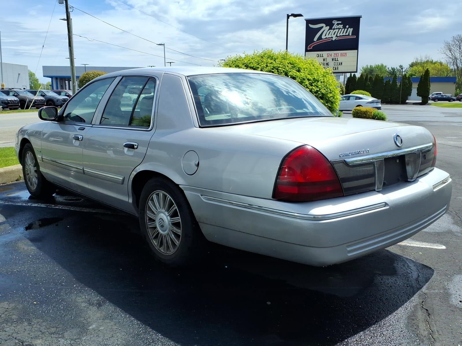 Used 2010 Mercury Grand Marquis LS RWD image 4