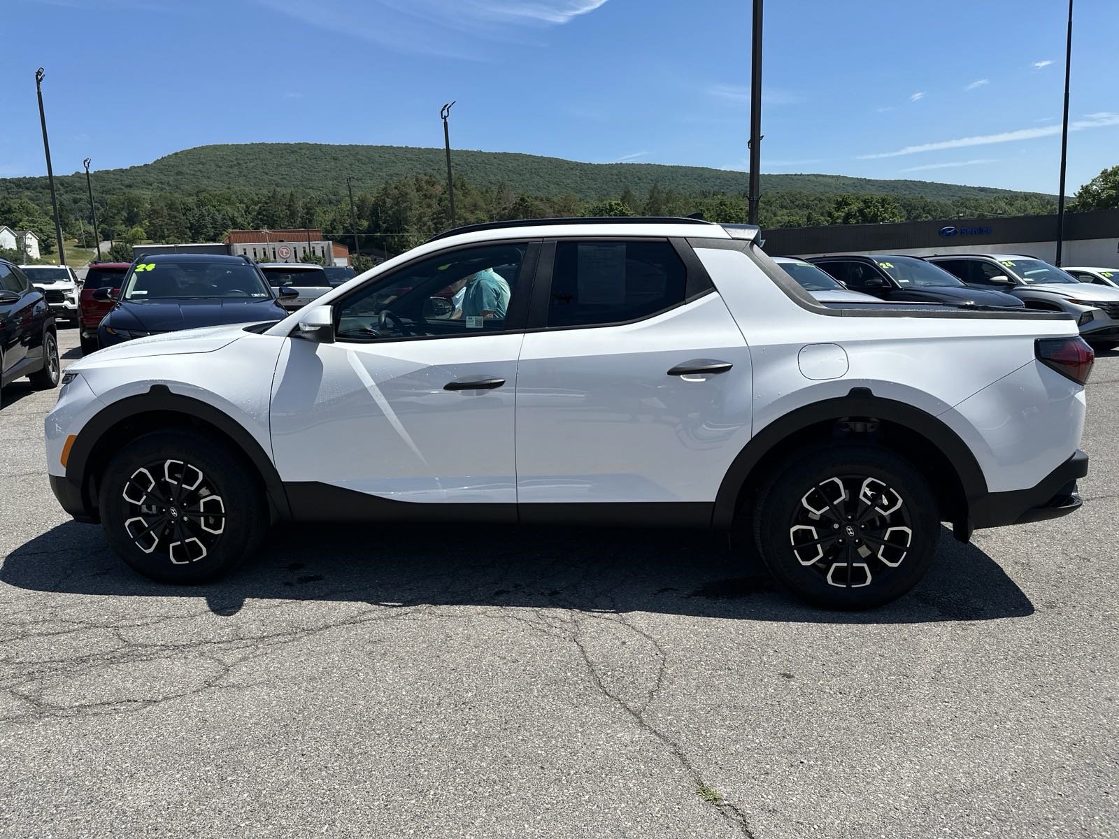 Used 2024 Hyundai Santa Cruz SEL w/ Activity Package image 7