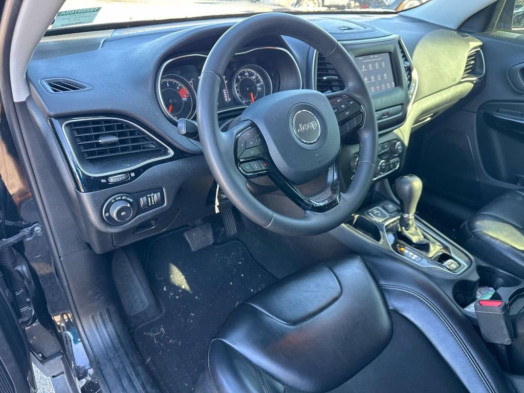 Used 2020 Jeep Cherokee Latitude Plus image 9