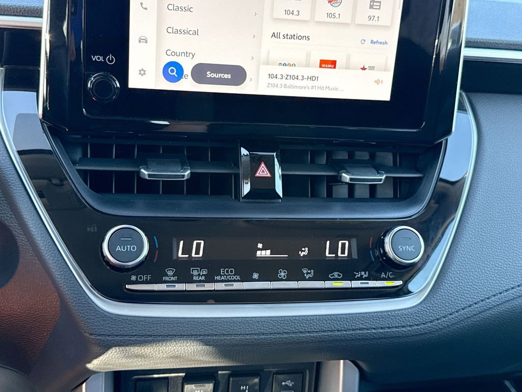 Used 2023 Toyota Corolla Cross XLE image 16