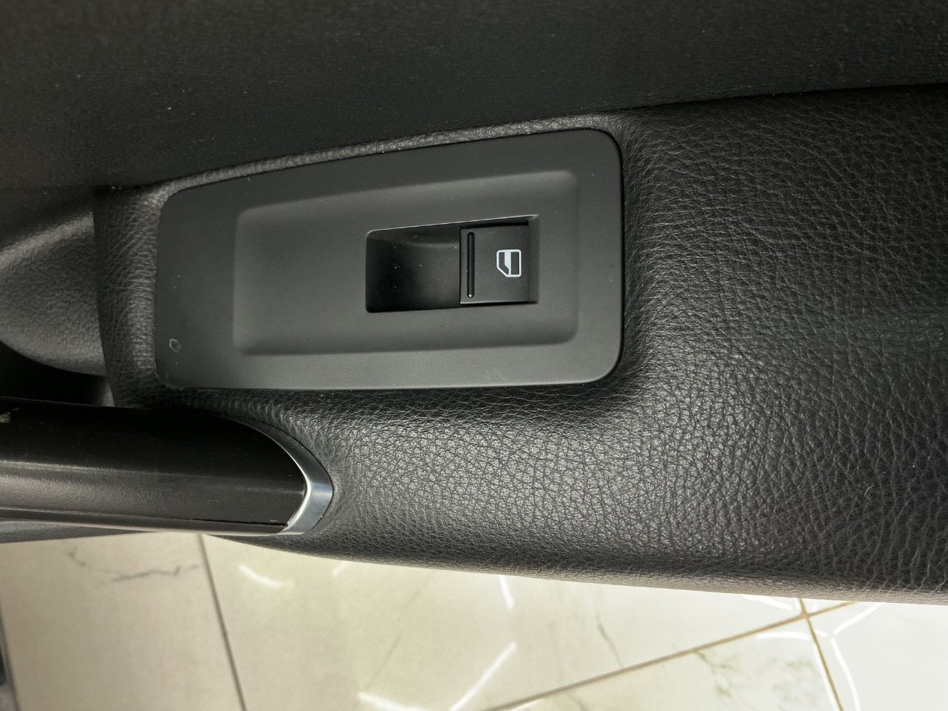 Used 2018 Volkswagen Passat 2.0T S w/ Driver Assistance Package FWD image 40