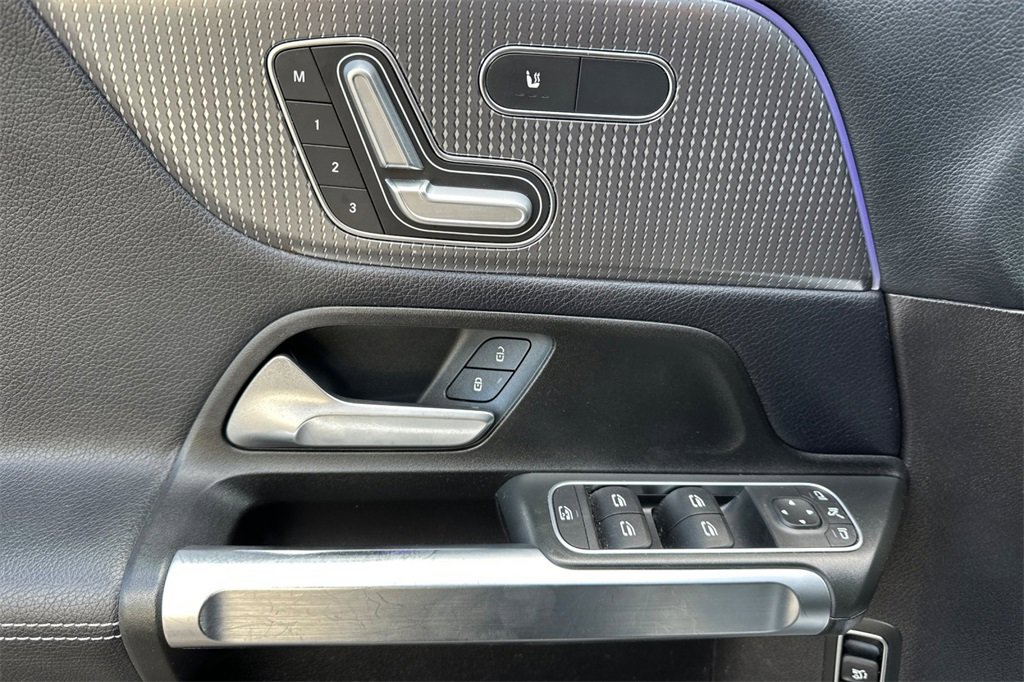 Used 2020 Mercedes-Benz GLB 250 GLB 250 image 11