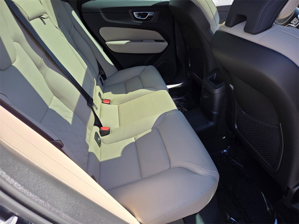 New 2026 Volvo XC60 T8 Core image 15