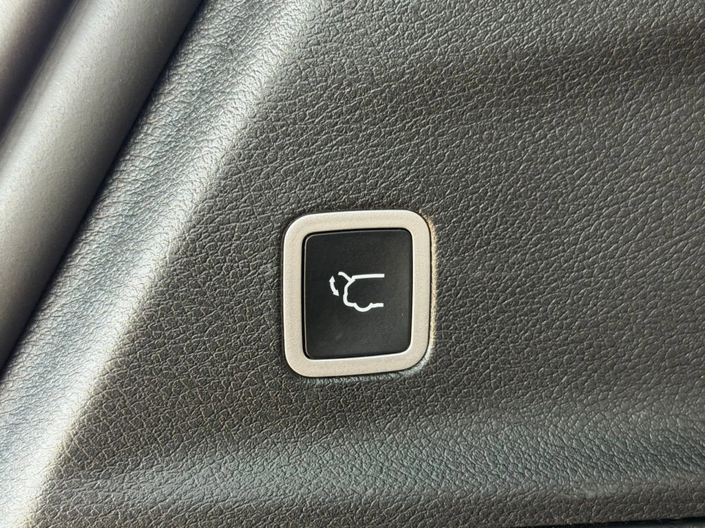 Used 2024 Chrysler Pacifica Pinnacle FWD image 42