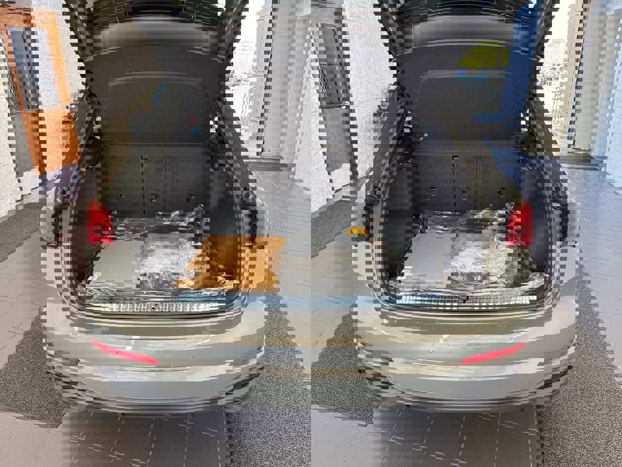 New 2025 Audi Q3 2.0T Premium image 9