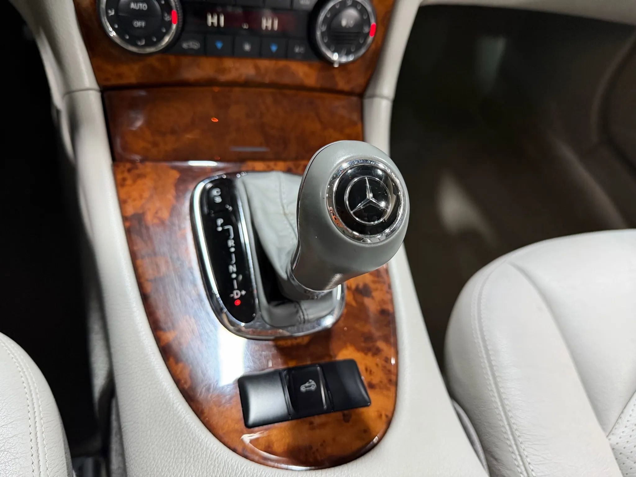 Used 2005 Mercedes-Benz CLK 500 Cabriolet image 50