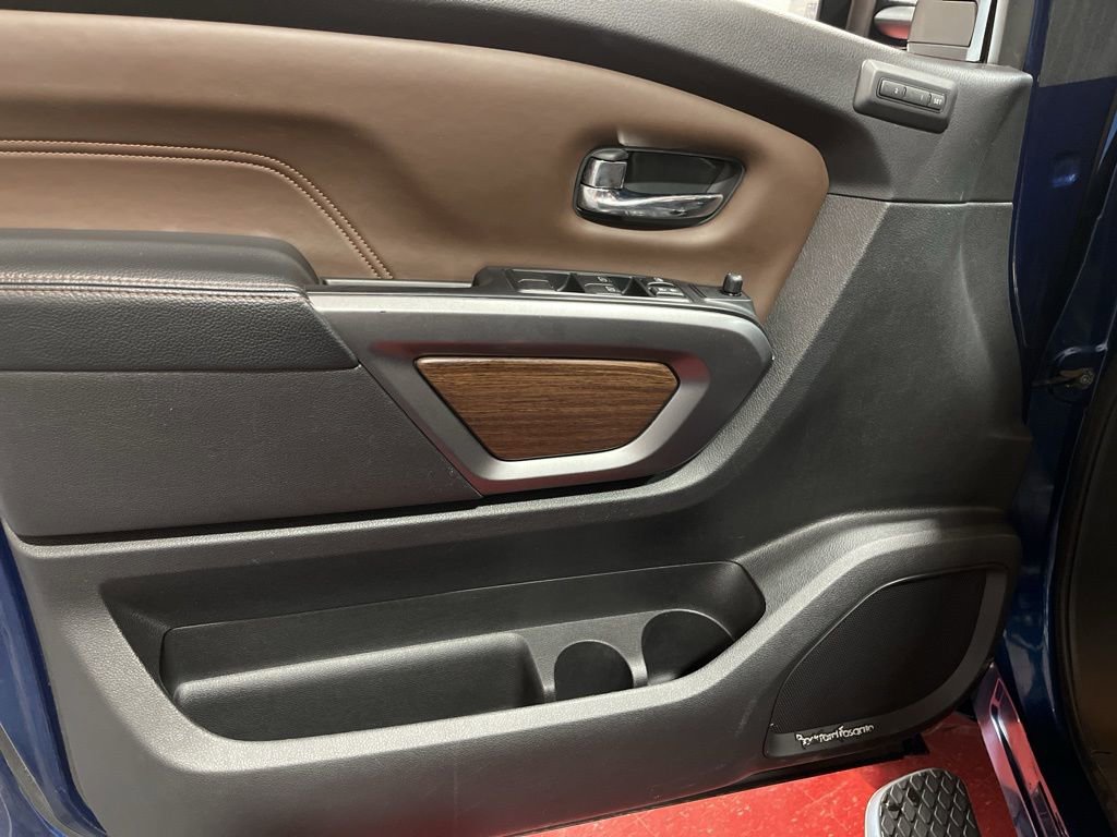 Used 2016 Nissan Titan Platinum Reserve image 18