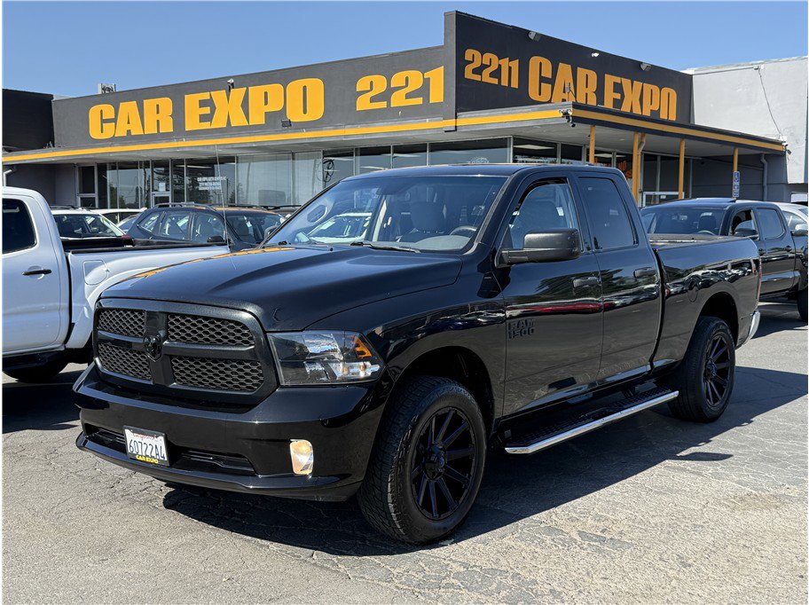 Used 2018 RAM 1500 Express w/ Black Ram 1500 Express Group AWD/4WD image 1