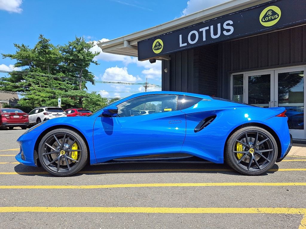 Used 2025 Lotus Emira video 2