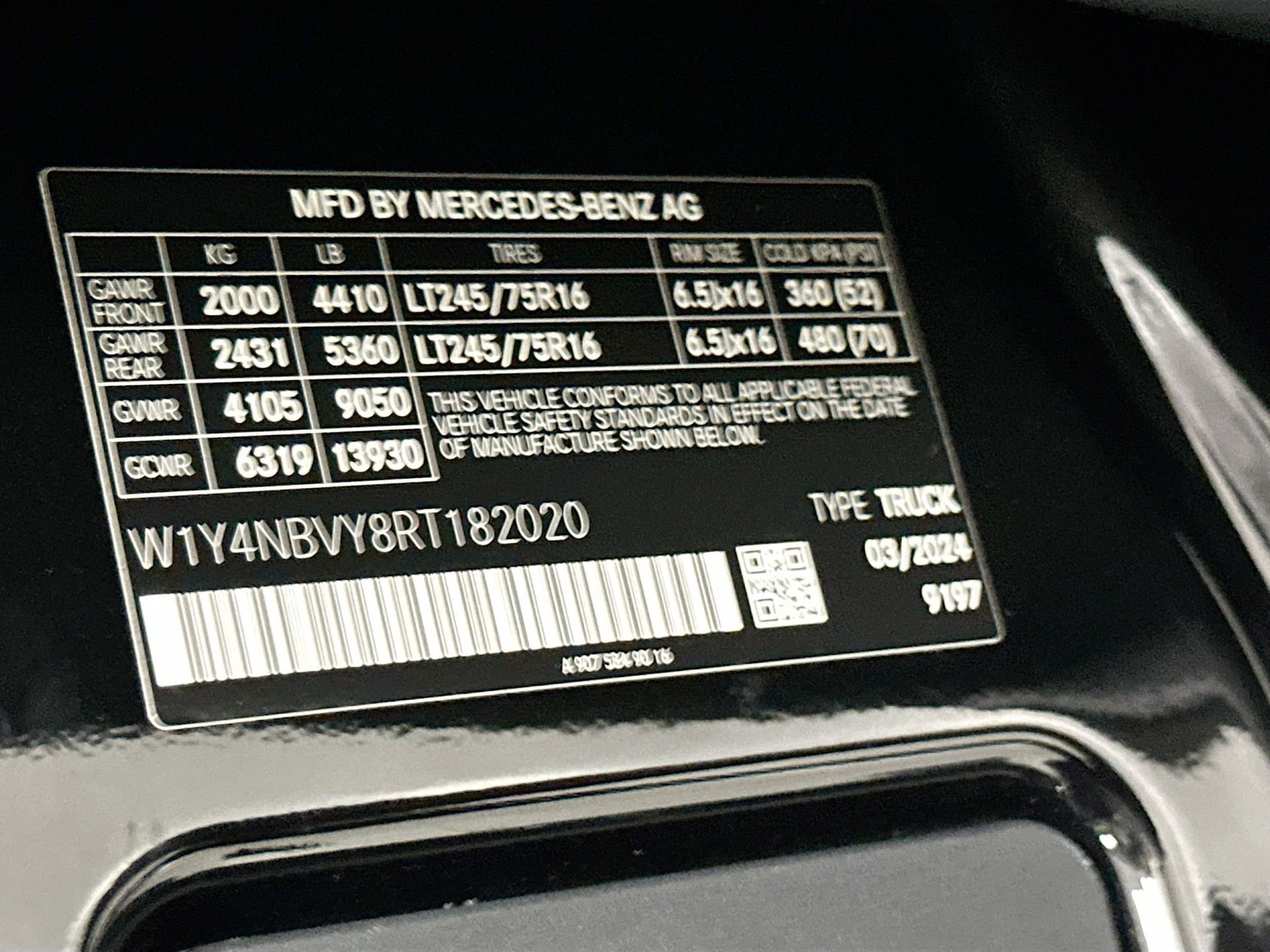 Used 2024 Mercedes-Benz Sprinter 144 Cargo image 32