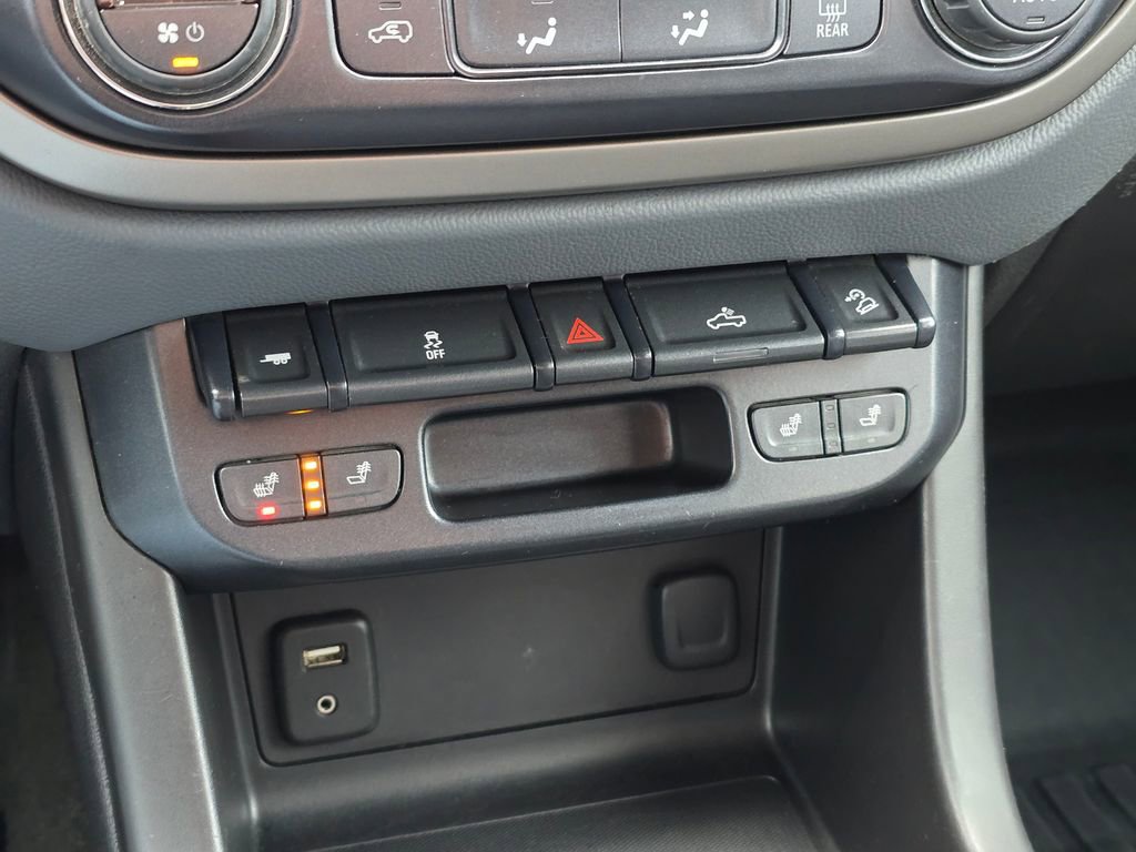 Used 2015 Chevrolet Colorado Z71 AWD/4WD image 25