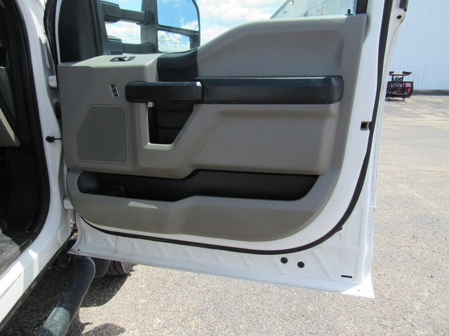 Used 2019 Ford F550 2WD Regular Cab Super Duty image 11