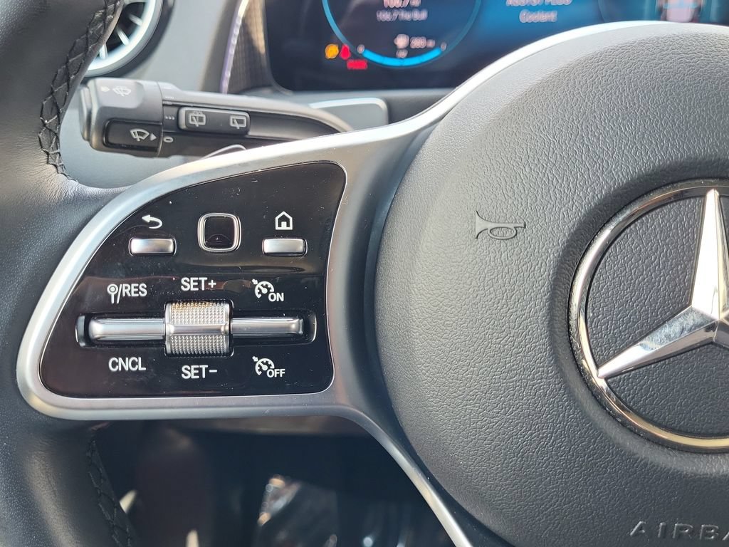 Used 2022 Mercedes-Benz GLB 250 4MATIC w/ Premium Package Lite image 25