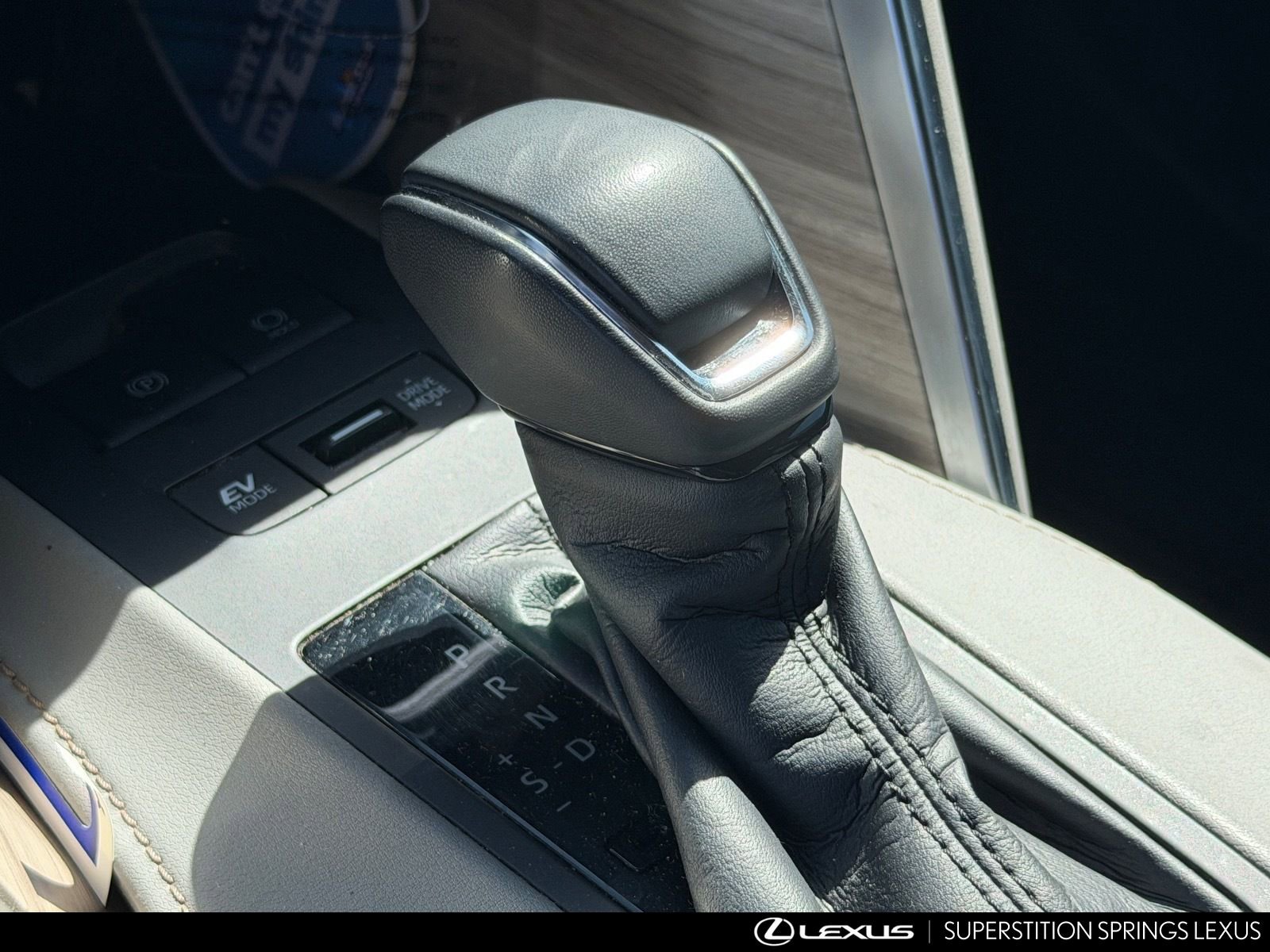 Used 2023 Toyota Venza Limited image 13