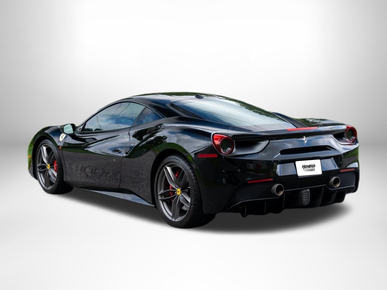 Used 2018 Ferrari 488 GTB RWD image 2