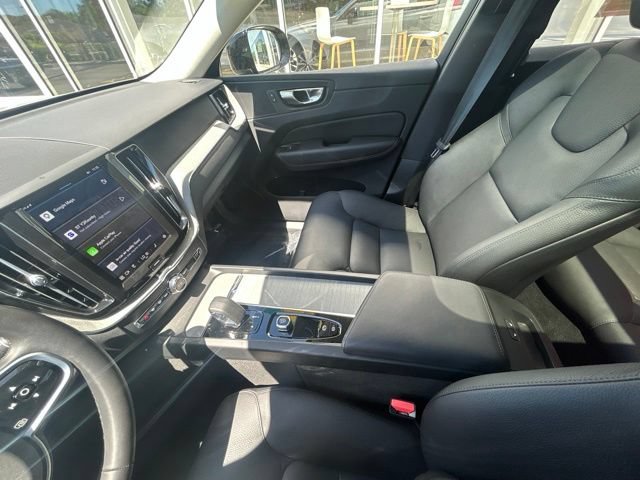 Certified 2025 Volvo XC60 B5 Plus AWD/4WD image 22