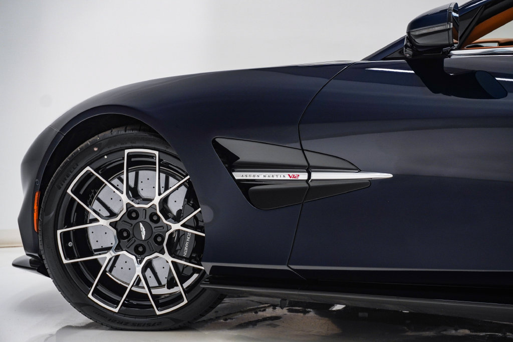New 2026 Aston Martin Vanquish Convertible RWD image 16