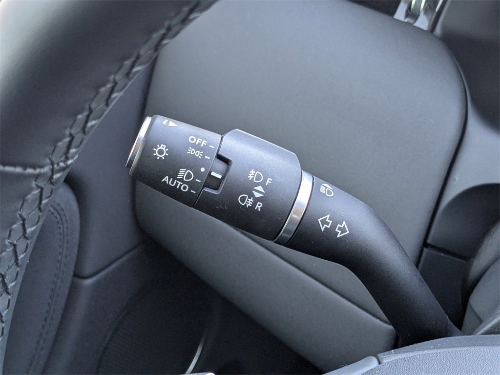 Used 2025 Land Rover Discovery Sport S image 26