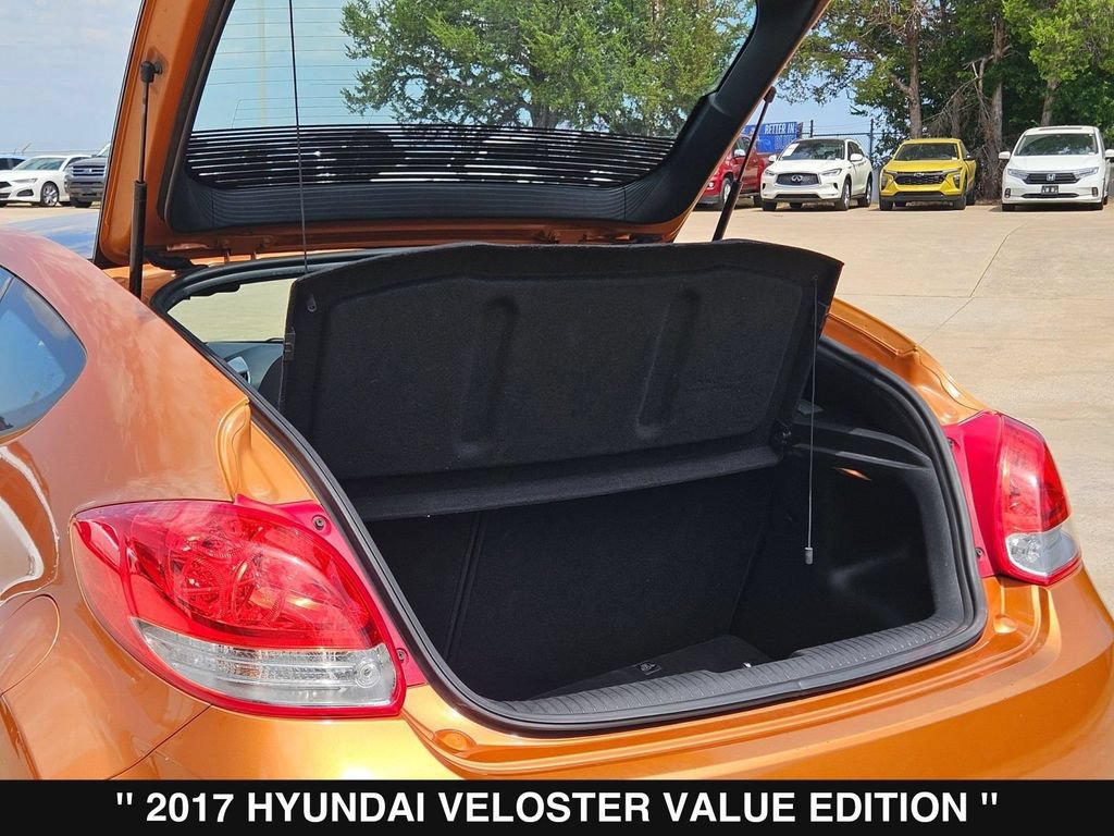 Used 2017 Hyundai Veloster Value Edition FWD image 32