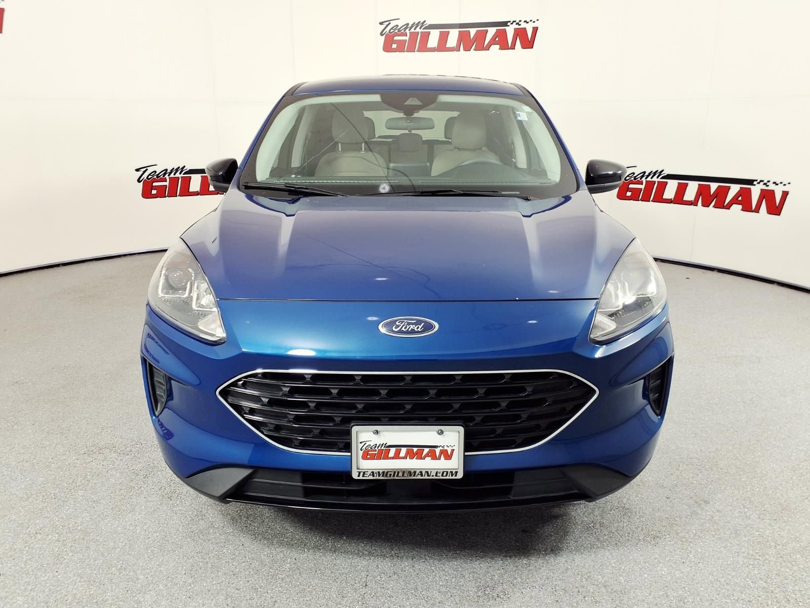 Used 2022 Ford Escape SE w/ SE Sport Appearance Package FWD image 2