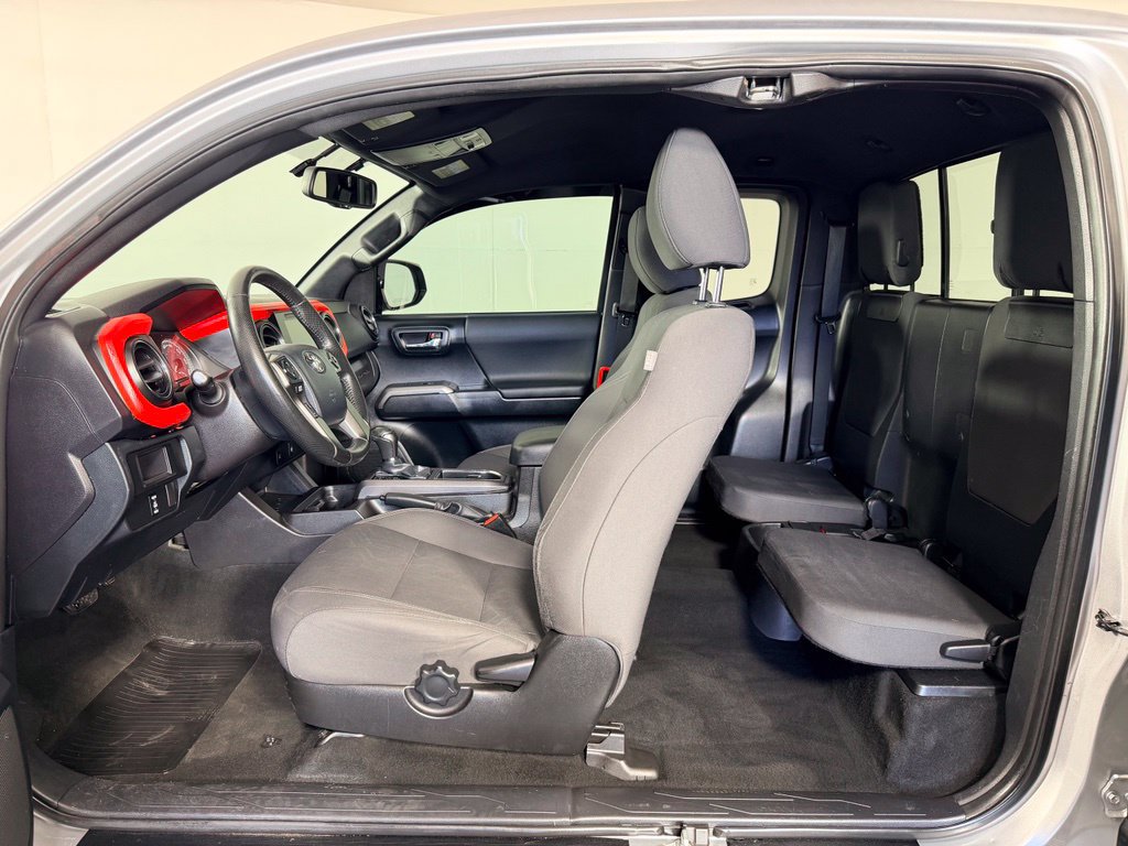 Used 2016 Toyota Tacoma TRD Sport w/ Towing Package RWD image 25