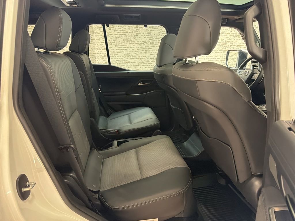Used 2024 Lexus GX 550 w/ Accessory Package (Z1) image 12