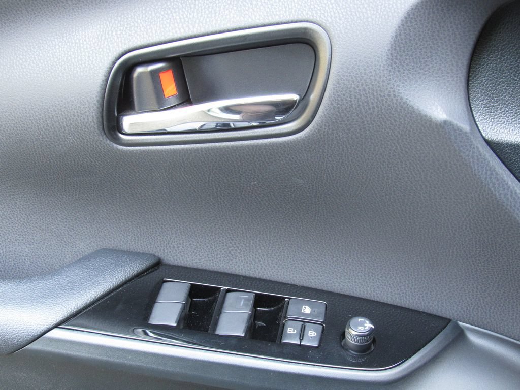 Certified 2022 Toyota Prius LE AWD/4WD image 30