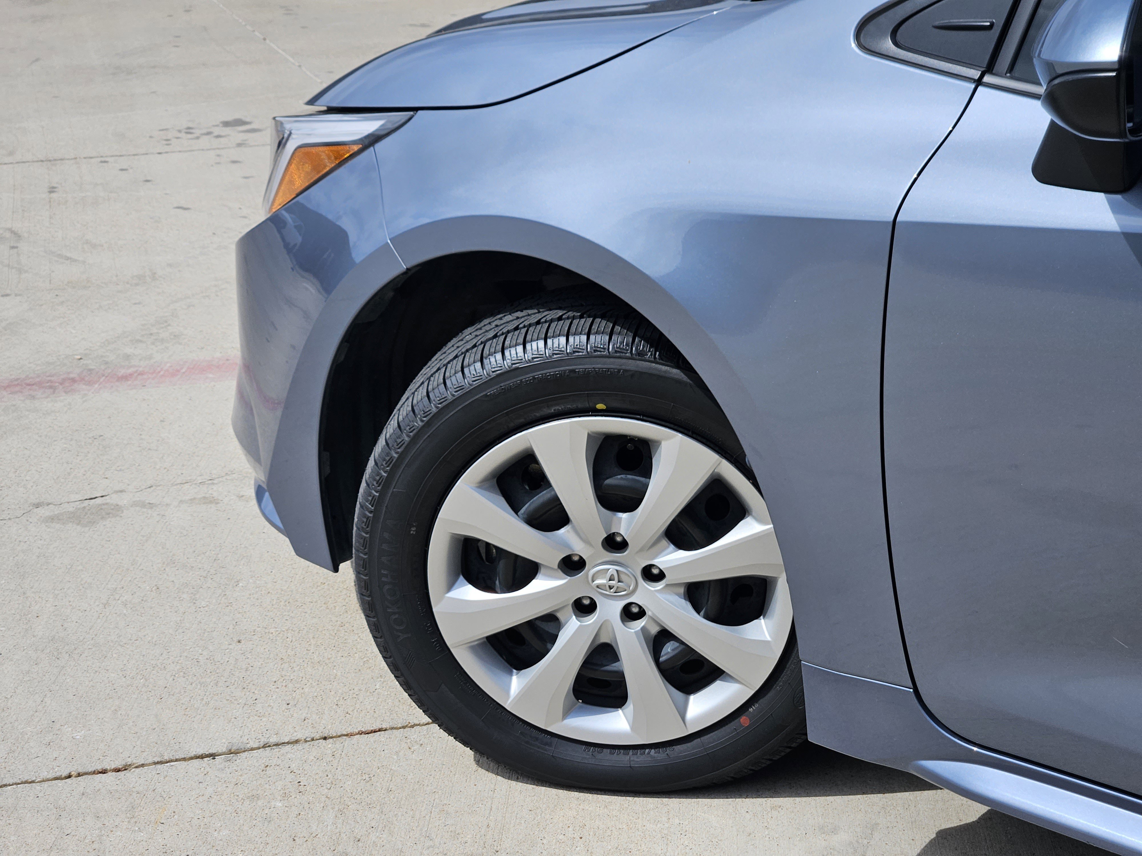 Used 2023 Toyota Corolla LE image 5