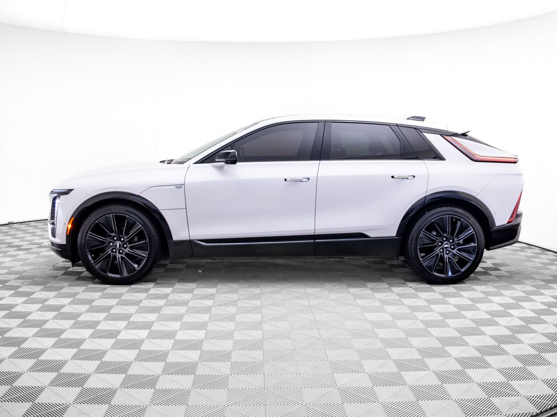 Certified 2025 Cadillac Lyriq Sport w/ Nappa Leather Package image 2