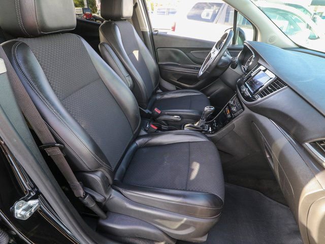 Used 2021 Buick Encore Preferred image 22